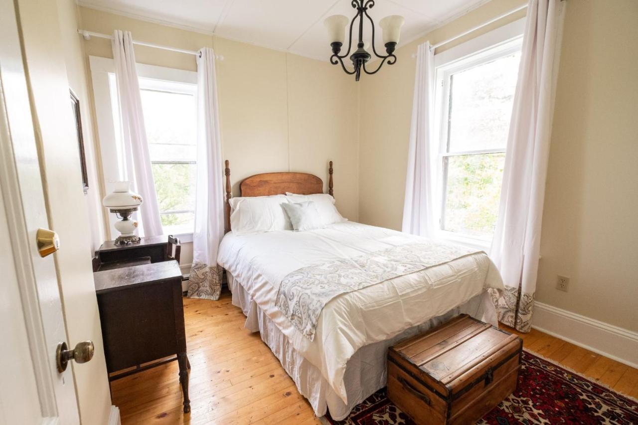 Carlisle House Inn Annapolis Royal Rum bild